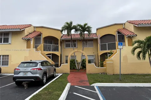 15665 SW 74th Cir Dr # 14, Miami FL 33193