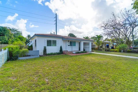 1270 NE 161st St, North Miami Beach FL 33162