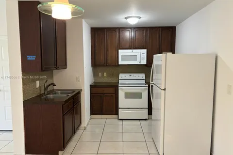 18328 NW 68th Ave # H, Hialeah FL 33015