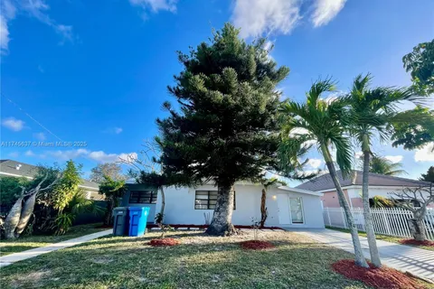 4530 SW 26th St, West Park FL 33023