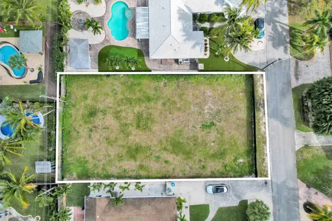 1547 NE 35th St, Oakland Park FL 33334