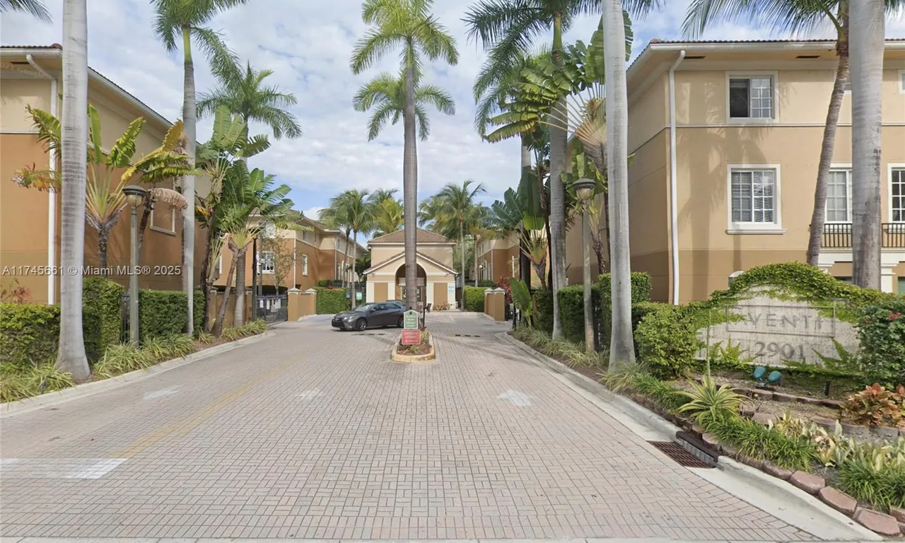 2861 NE 185th St # 304, Aventura FL 33180