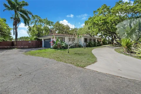 8320 SW 162nd St, Palmetto Bay FL 33157