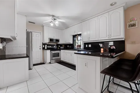 8320 SW 162nd St, Palmetto Bay FL 33157