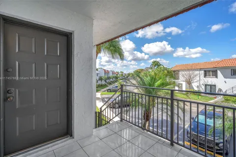 280 Racquet Club Rd # 205, Weston FL 33326