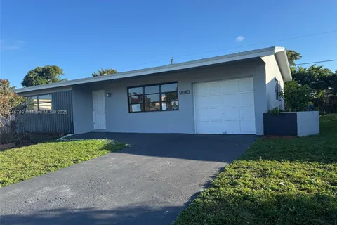 9040 NW 26th Pl, Sunrise FL 33322