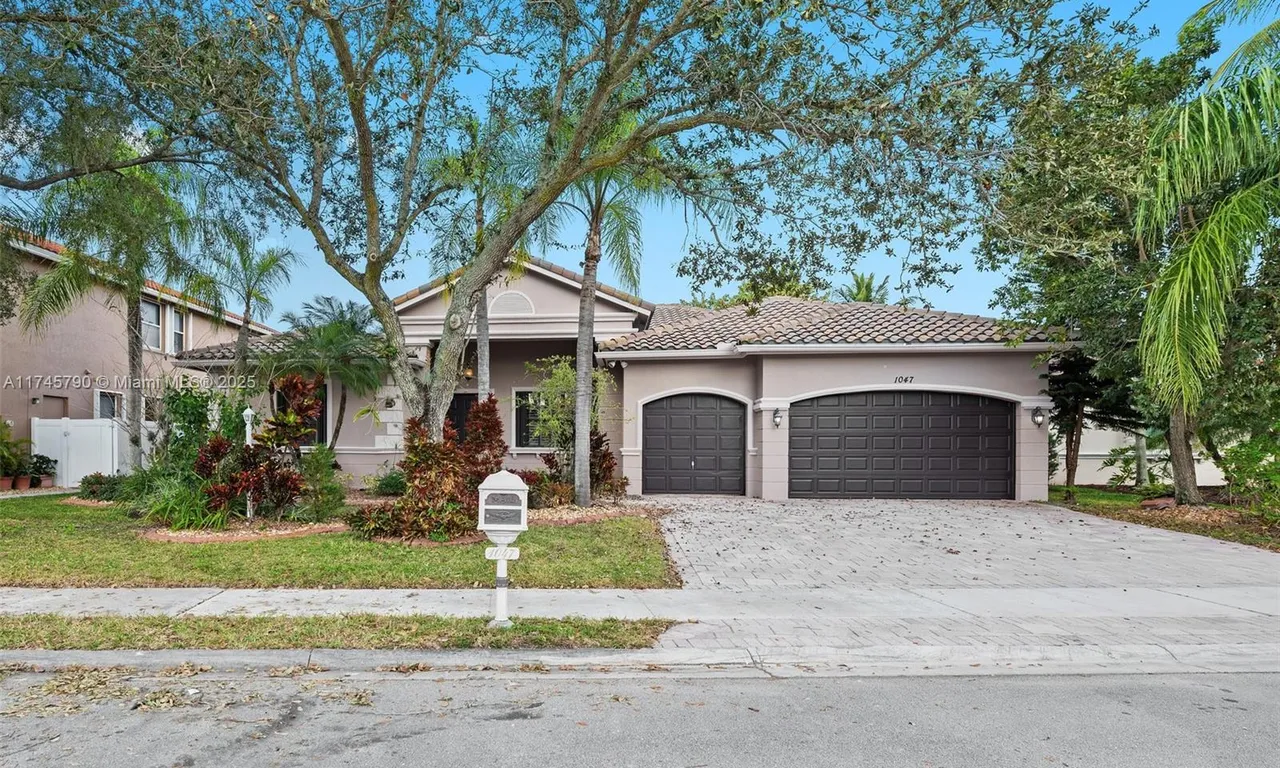 1047 SW 159th Way, Pembroke Pines FL 33027