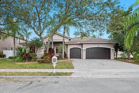 1047 SW 159th Way, Pembroke Pines FL 33027