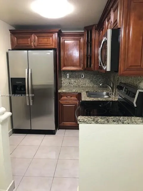 606 W 81st St # 206, Hialeah FL 33014