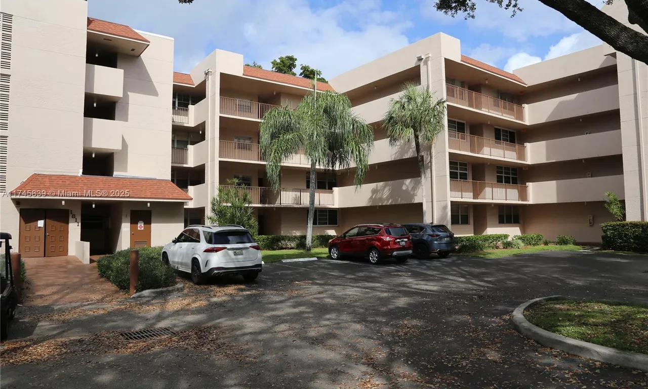 1811 Sabal Palm Dr # 206, Davie FL 33324