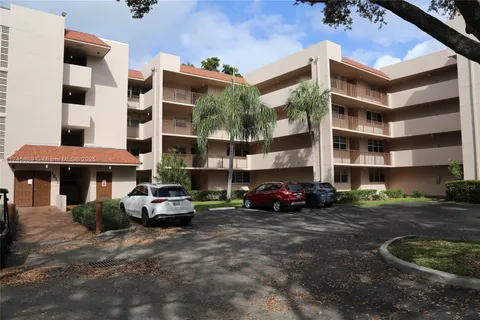 1811 Sabal Palm Dr # 206, Davie FL 33324