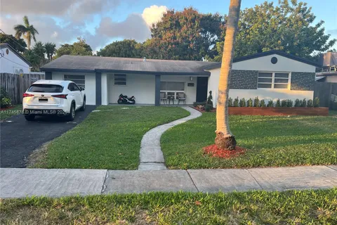 3043 Hayes Street, Hollywood FL 33021