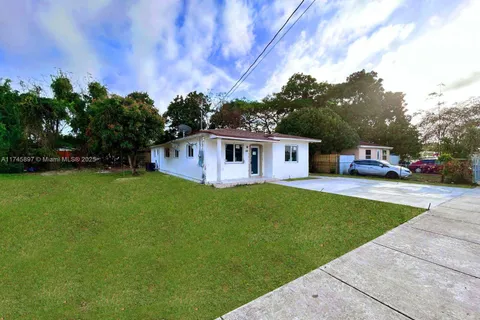 10370 SW 174th Ter, Miami FL 33157