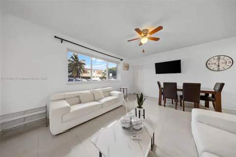 7430 Byron Ave # 1A, Miami Beach FL 33141