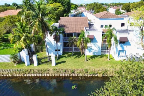4609 NW 97th Ct # 1, Doral FL 33178