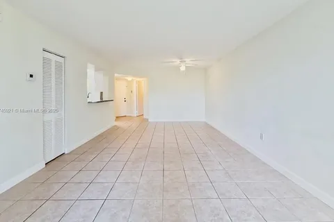 4609 NW 97th Ct # 1, Doral FL 33178