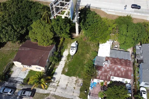 321 NW 37th St, Miami FL 33127