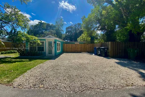 1420 SW 33rd Ct, Fort Lauderdale FL 33315