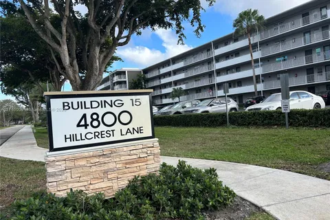 4800 Hillcrest Ln # 103, Hollywood FL 33021