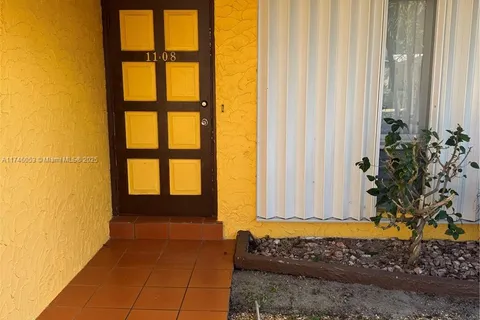 1108 NE 2nd Ct # 1108, Hallandale Beach FL 33009