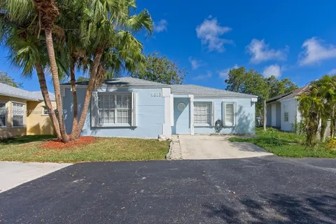 9813 SW 222nd Ter, Cutler Bay FL 33190