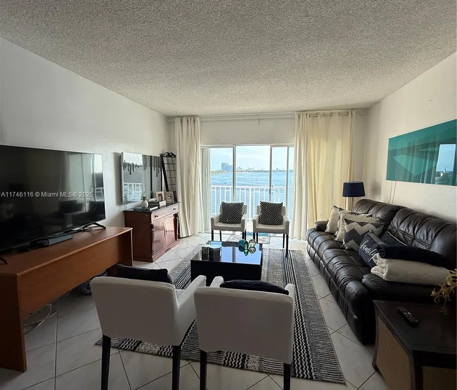 500 Bayview Dr # 628, Sunny Isles Beach FL 33160