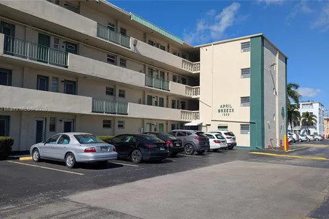 1333 E Hallandale Beach Blvd # 102, Hallandale Beach FL 33009