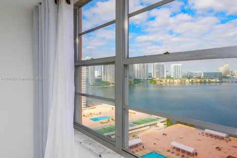 250 174th St # 1810, Sunny Isles Beach FL 33160