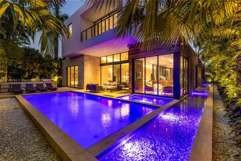 250 Ocean Blvd, Golden Beach FL 33160