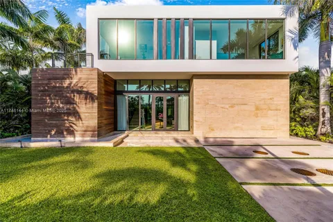 250 Ocean Blvd, Golden Beach FL 33160