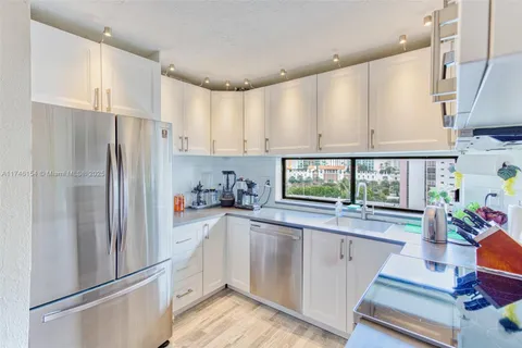 17011 N Bay Rd # 1019, Sunny Isles Beach FL 33160