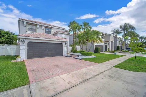 1447 NW 159th Ln, Pembroke Pines FL 33028