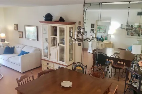 1025 SE 3rd Ave # 205, Dania Beach FL 33004