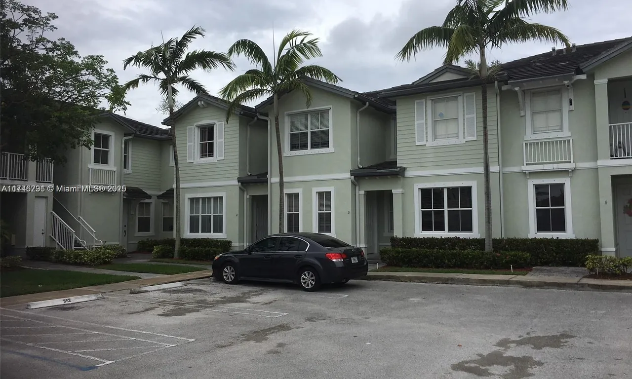 208 SE 29th Ave # 4, Homestead FL 33033