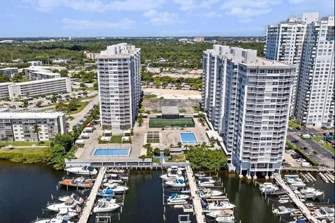 18071 Biscayne Blvd # 804, Aventura FL 33160