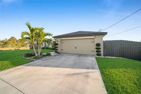 248 Lunette, Fort Myers FL 33913