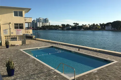 6484 Indian Creek Dr # 308, Miami Beach FL 33141