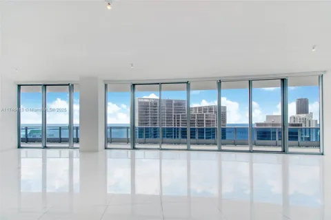 200 Biscayne Boulevard Way # 5304, Miami FL 33131