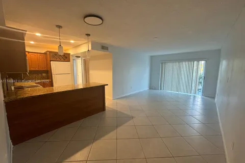 3642 NE 171st St # 306, North Miami Beach FL 33160