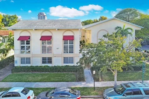 234 Antiquera Ave # 15, Coral Gables FL 33134