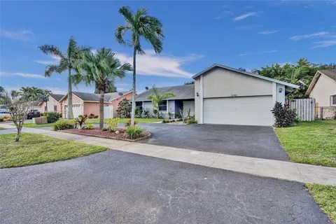 5161 NW 81st Ter, Lauderhill FL 33351