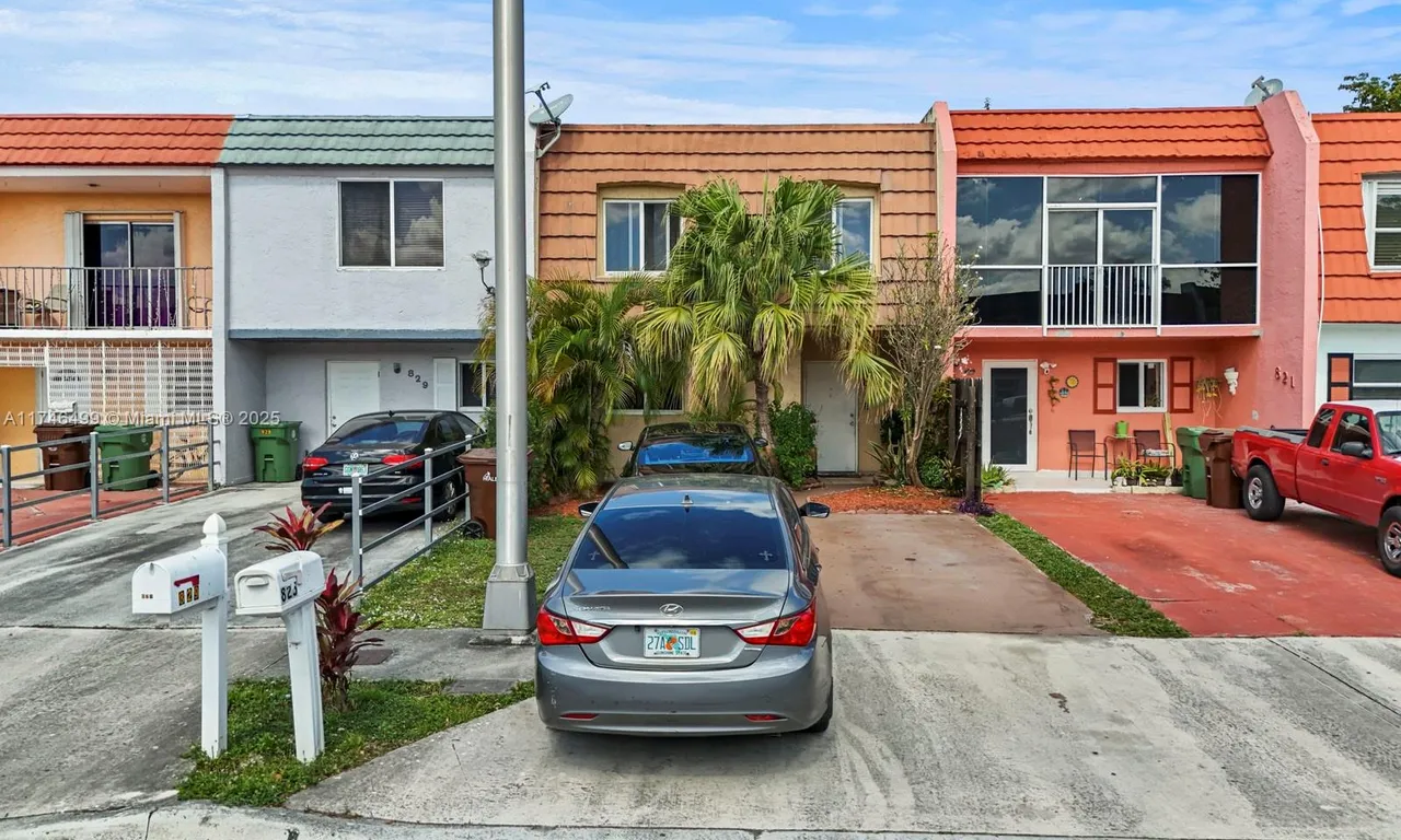 825 W 80th Pl # 825, Hialeah FL 33014