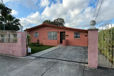 9007 SW 38th St, Miami FL 33165