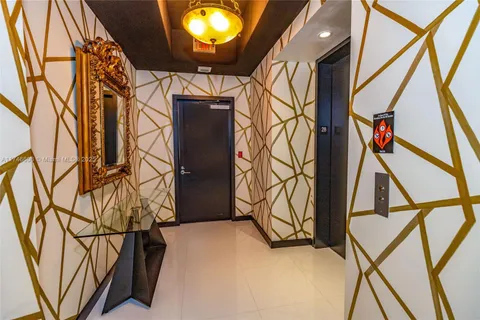 851 NE 1st Ave # 2812, Miami FL 33132