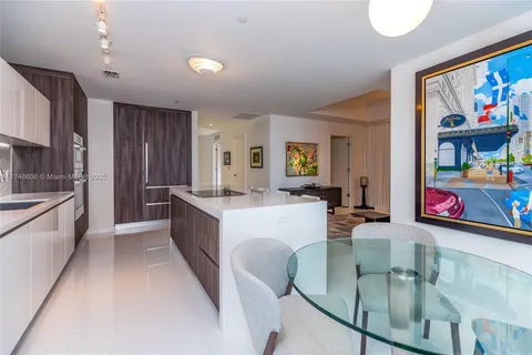 851 NE 1st Ave # 2812, Miami FL 33132