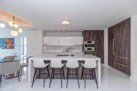 851 NE 1st Ave # 2812, Miami FL 33132