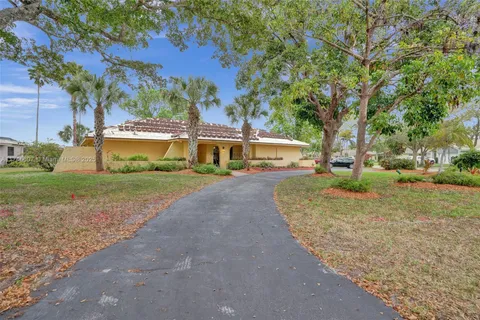 11033 NW 17th Pl, Coral Springs FL 33071