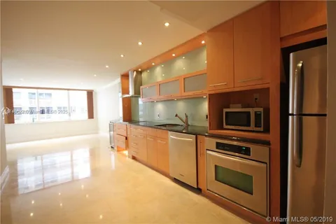 5401 collins # 339, Miami Beach FL 33140
