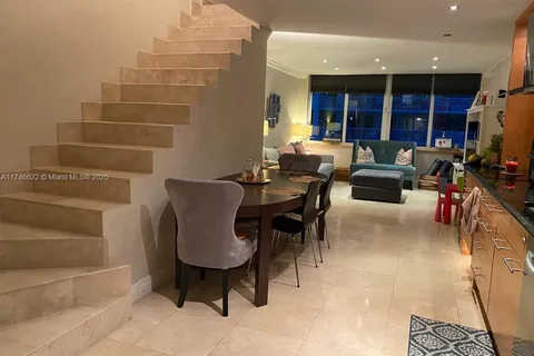 5401 collins # 339, Miami Beach FL 33140