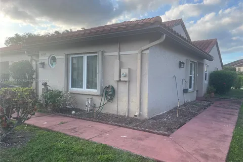 3583 W Inverrary Blvd W, Lauderhill FL 33319